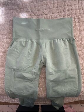 NVGTN SAGE GREEN CONTOUR SEAMLESS LEGGINGS
